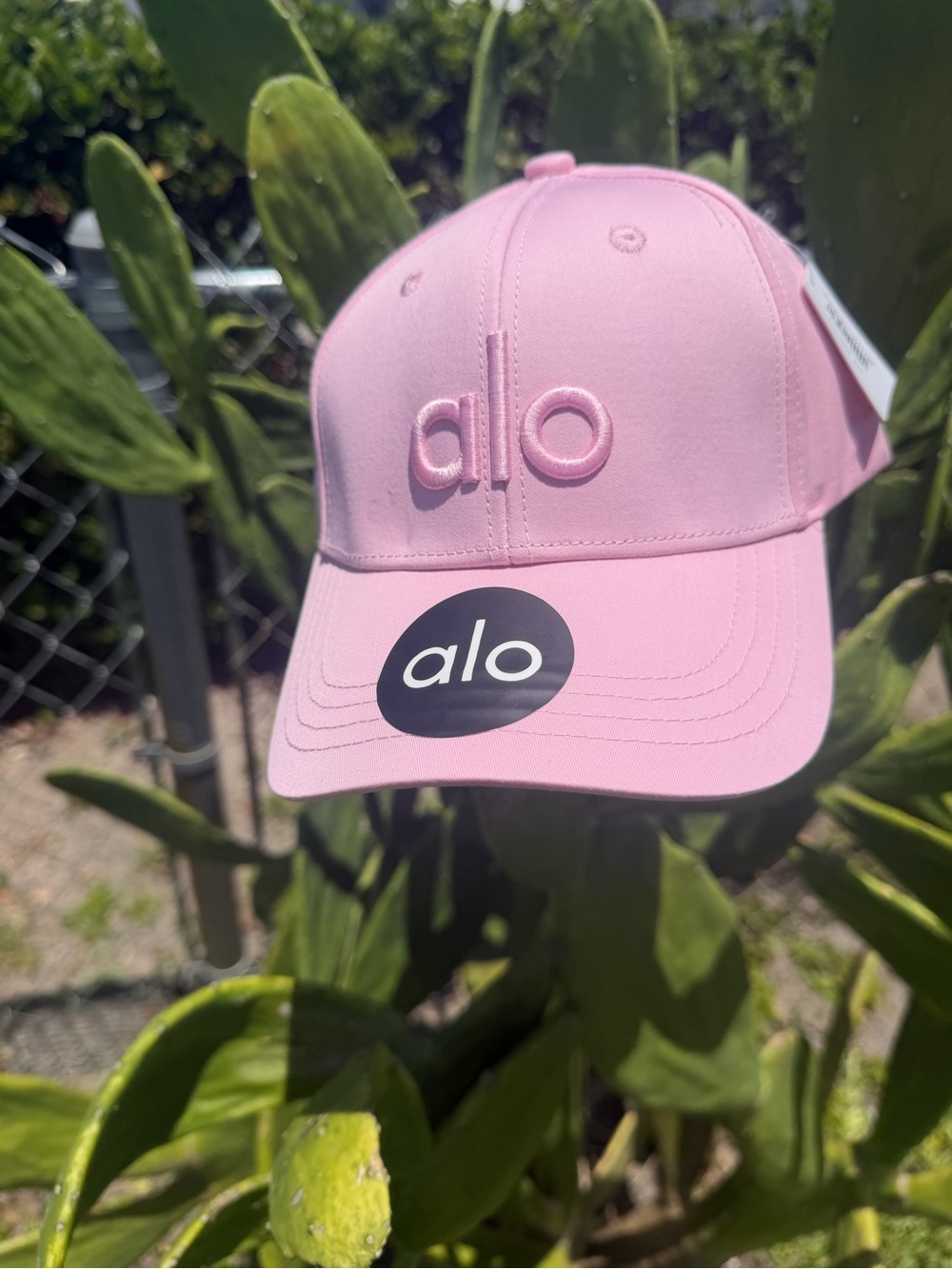 ALO Yoga Off Duty Candy Heart Light Sweet Pink Embroidered Logo Rare  Cap - Picture 7 of 16